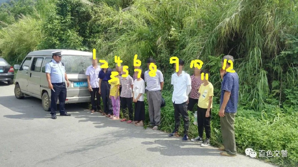 7座车塞下16人，与鸡鸭同坐……这些场面太揪心！|农村面包车