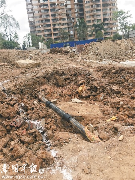 南宁一小区施工挖断燃气管！所幸无人员伤亡